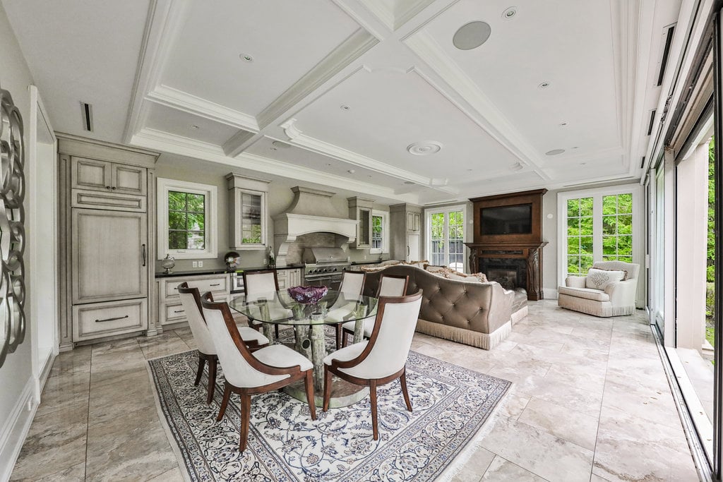 489 Lakeshore Road East