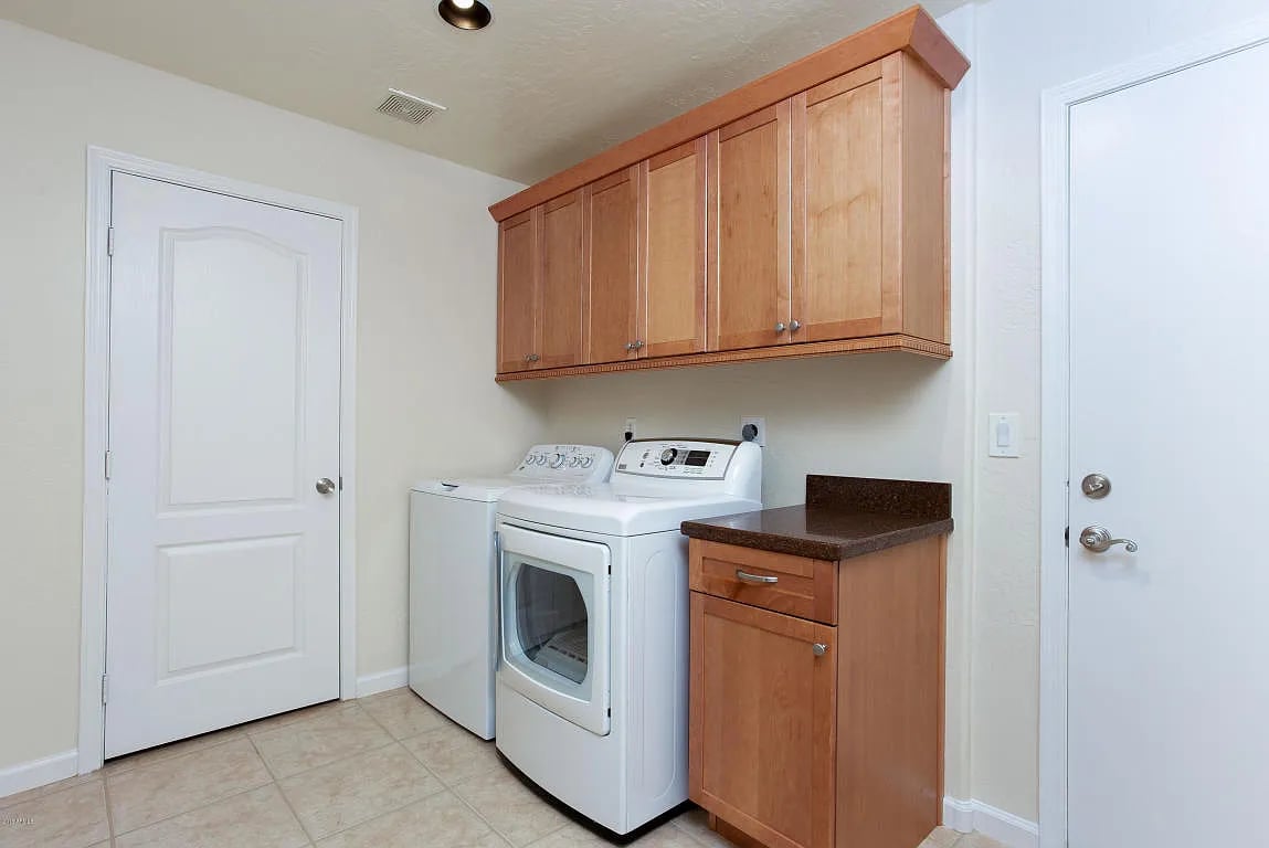 8177 E Rita Dr