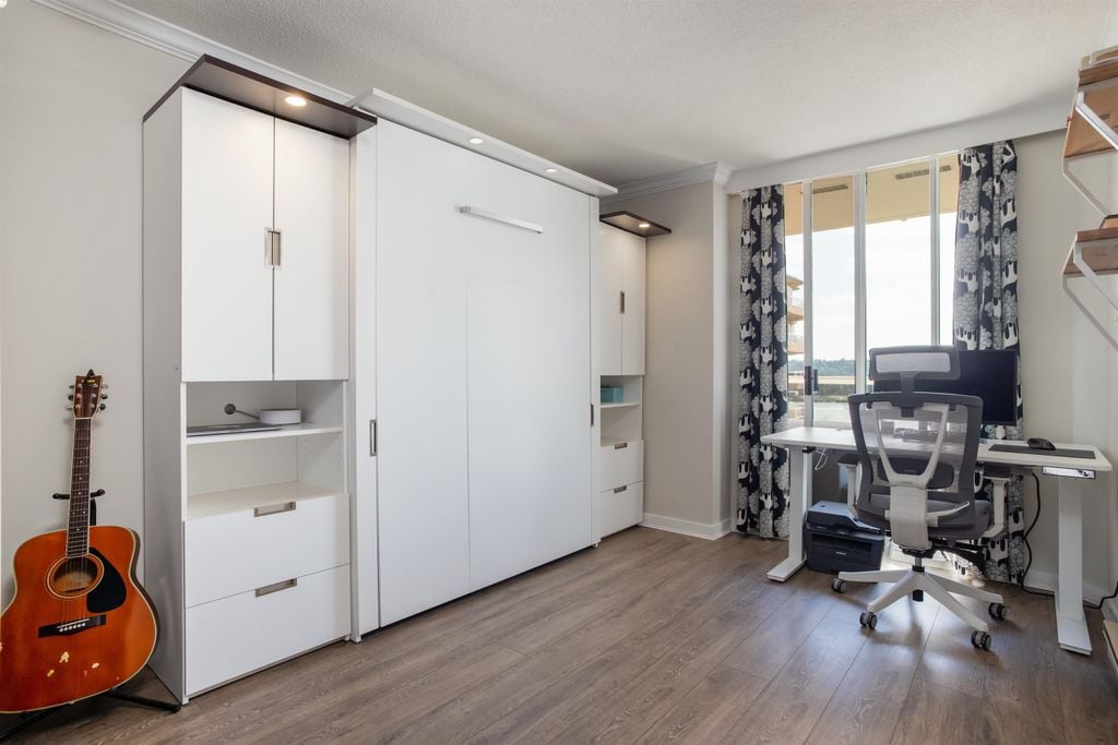 1245 Quayside Dr, #1805