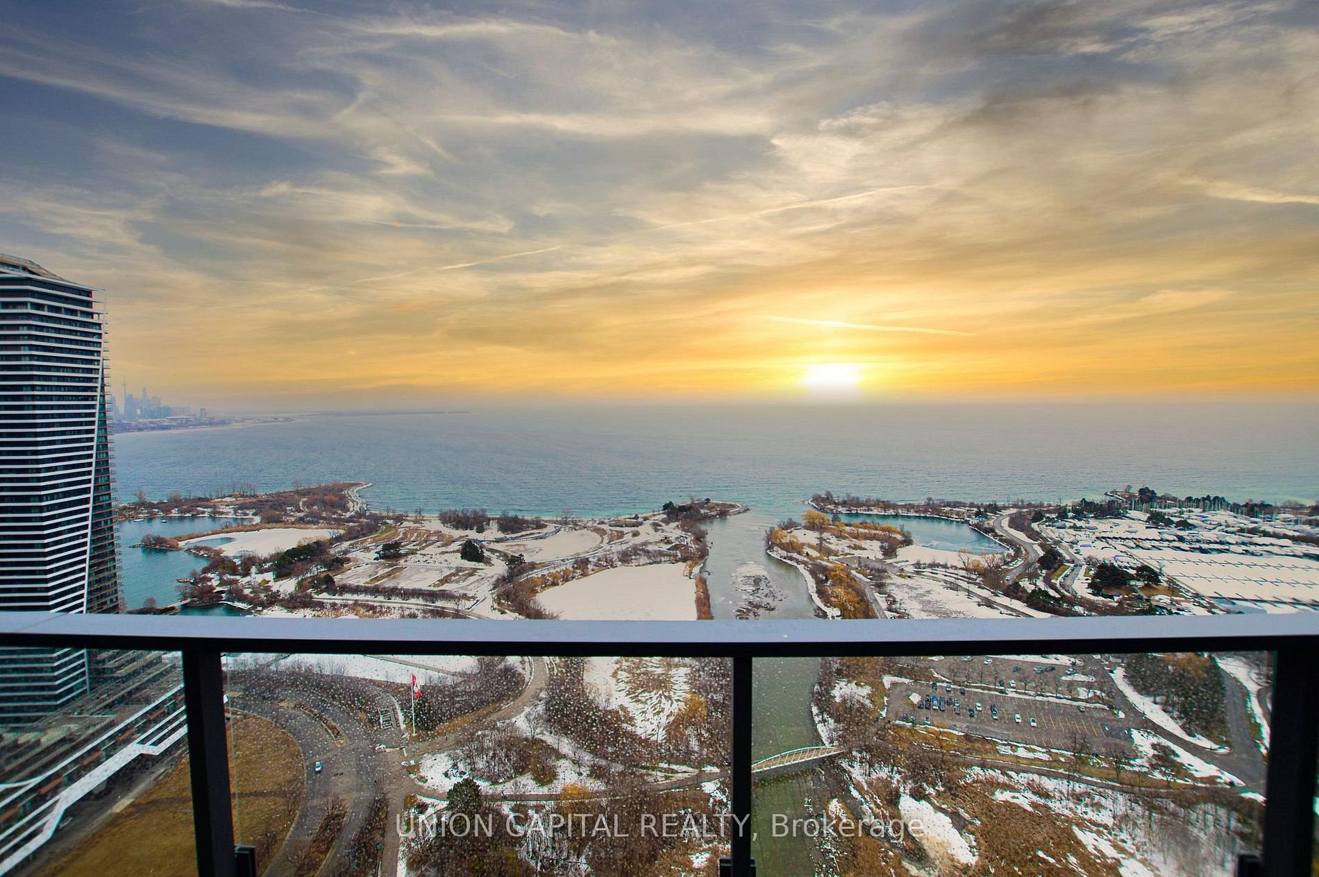 HUMBER BAY PENTHOUSE 