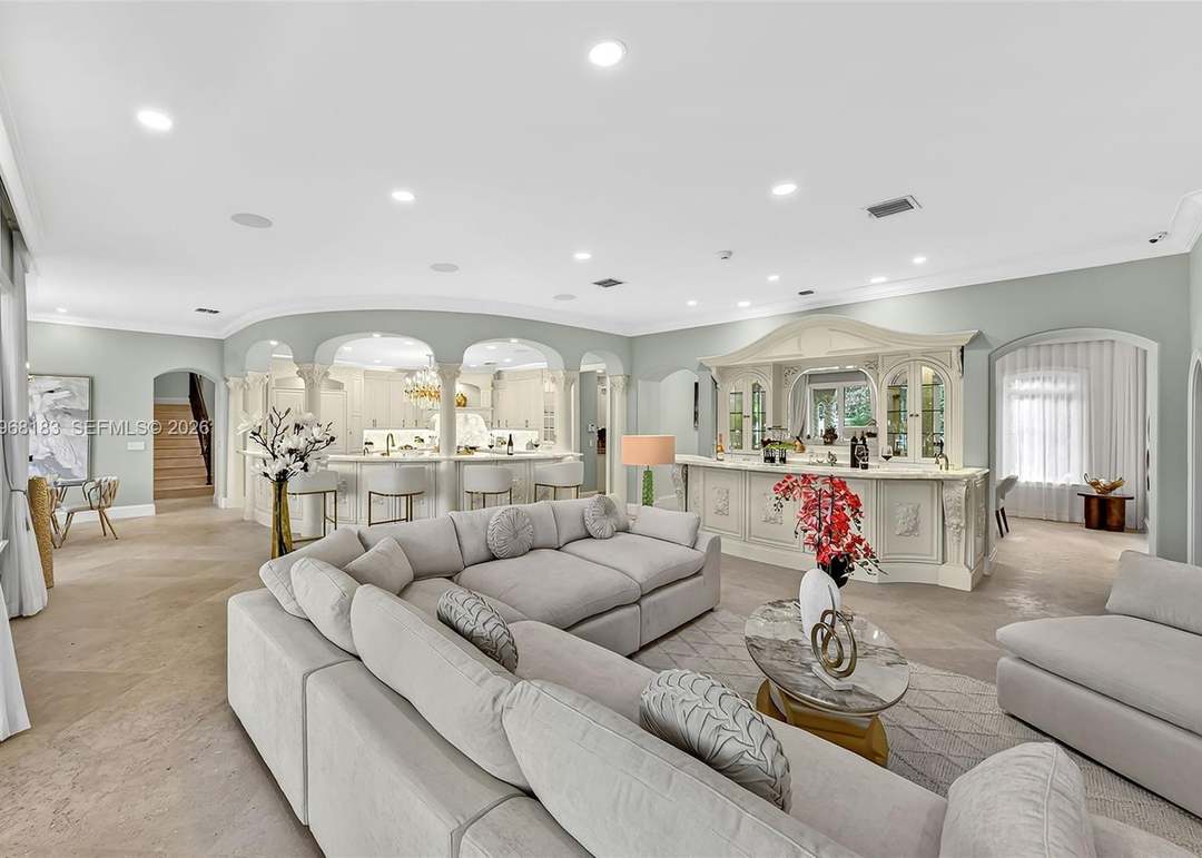 628 Coral Way