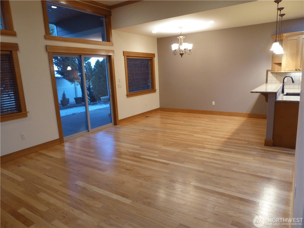 541 Village Dr