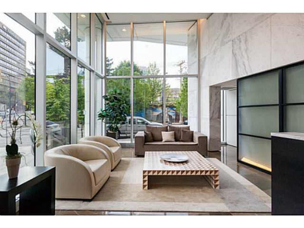 161 W Georgia St #1008