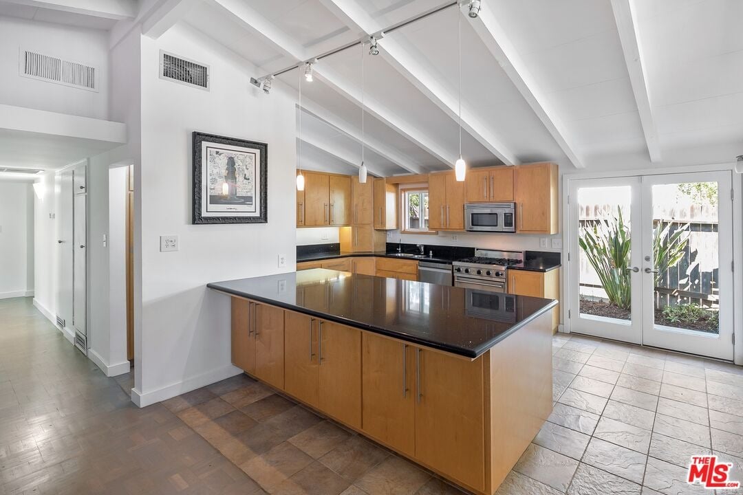 19808 Victory Blvd