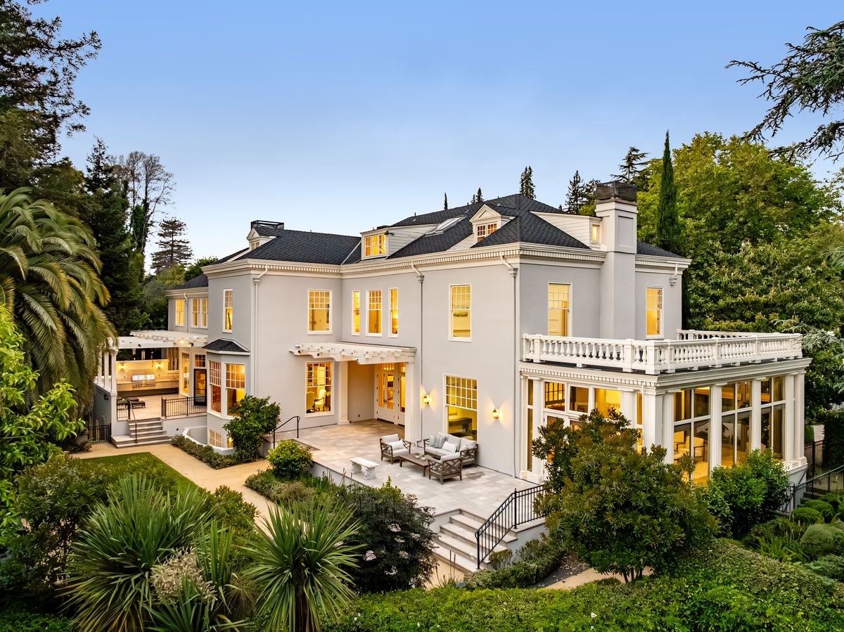 25 Crocker Ave