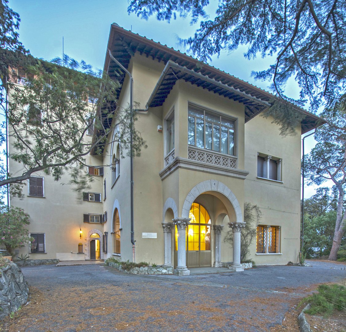Luxury Seafront Villa in Liguria