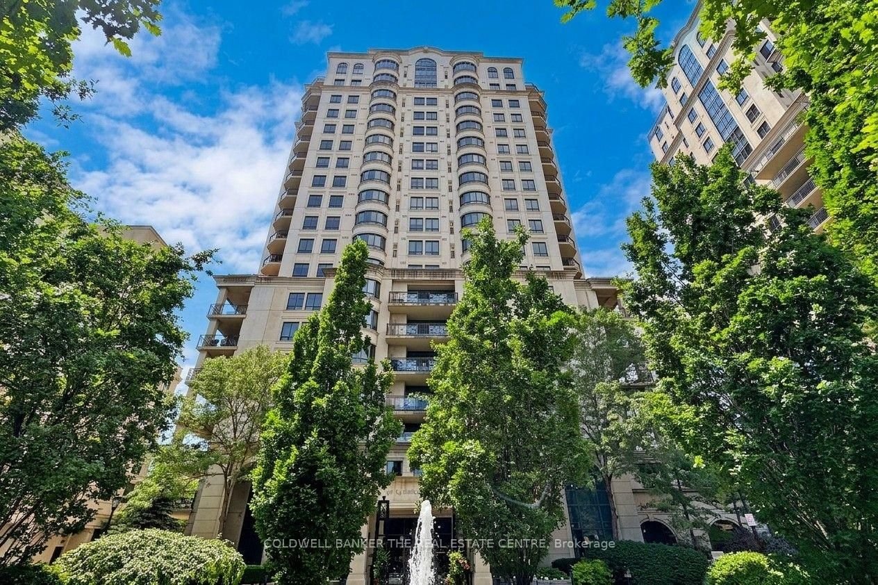 LUXURY LIVING IN NORTH YORK