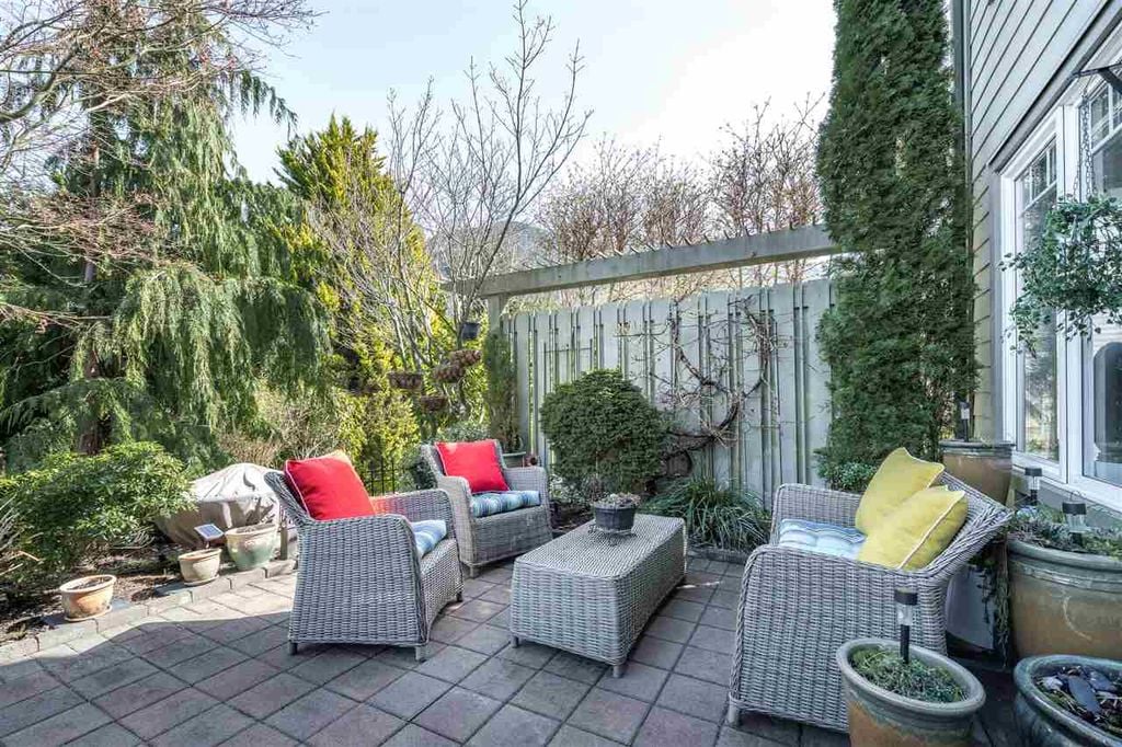 28 Whitecap Ct