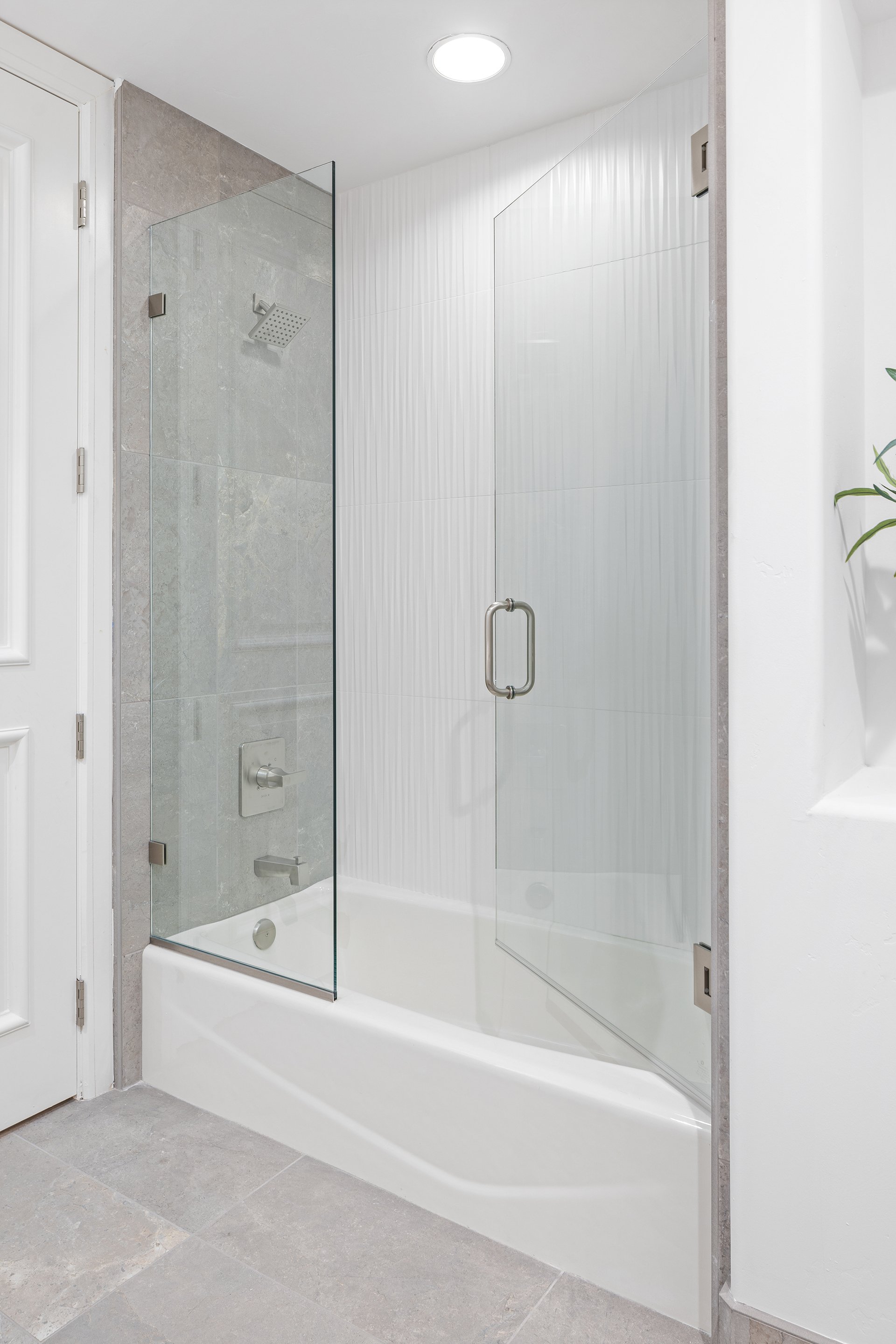 2402 E ESPLANADE Lane 604