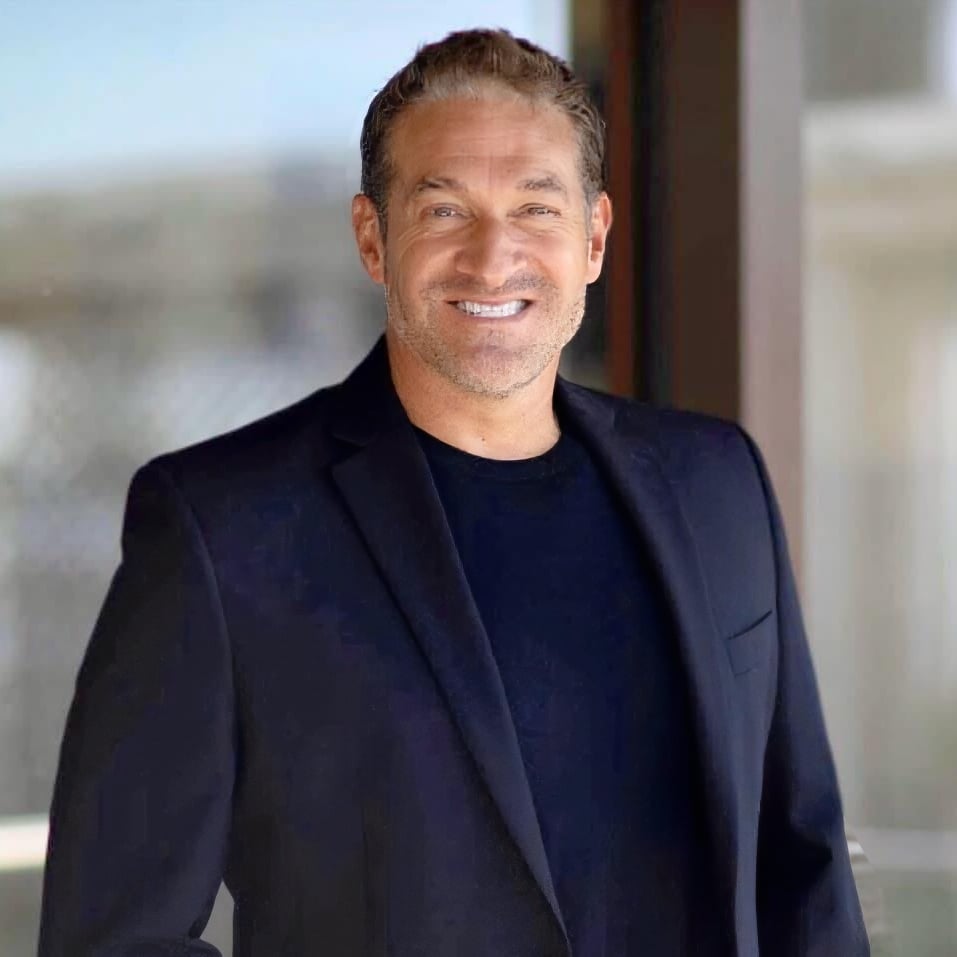 Winston West Laguna Beach, CA Real Estate Agent Headshot