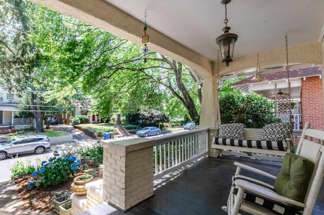 200 W Roanoke Park Dr