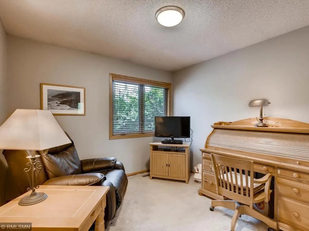 1451 Fallbrook Ln