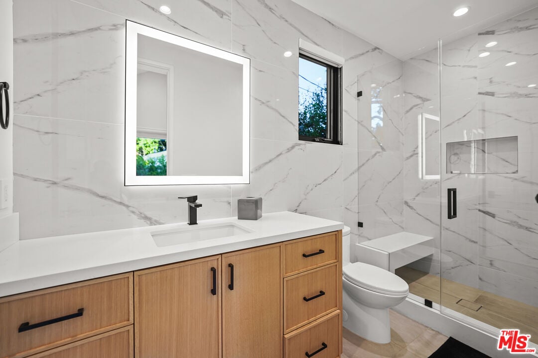 Fairmont Reserve, S Bundy Dr, 90049