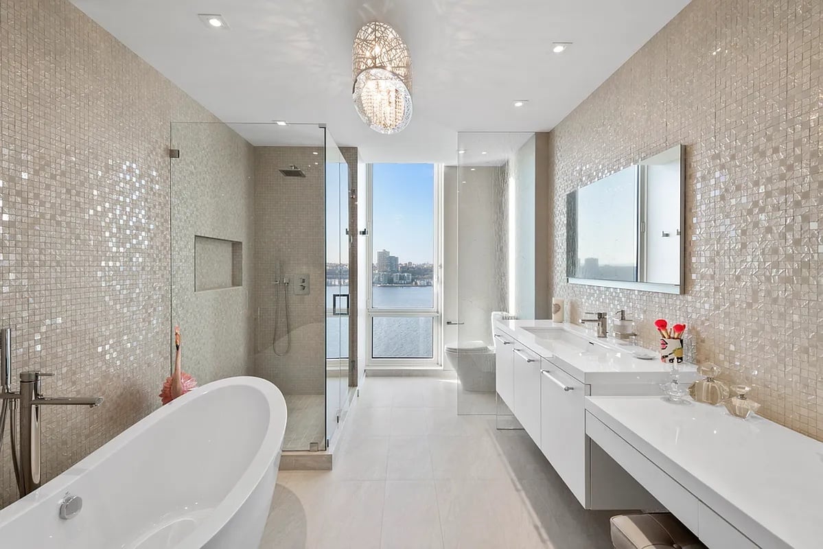 60 Riverside Blvd #2102