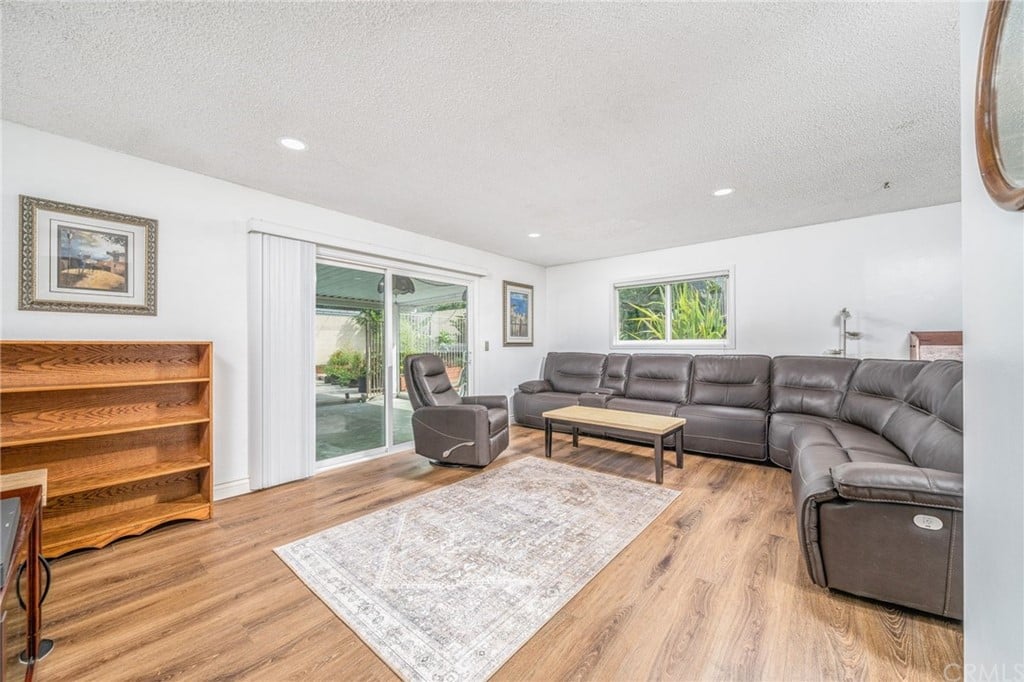 4053 N Santa Lucia St