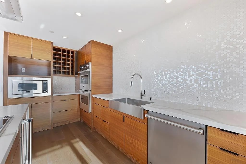 500 J St #1701