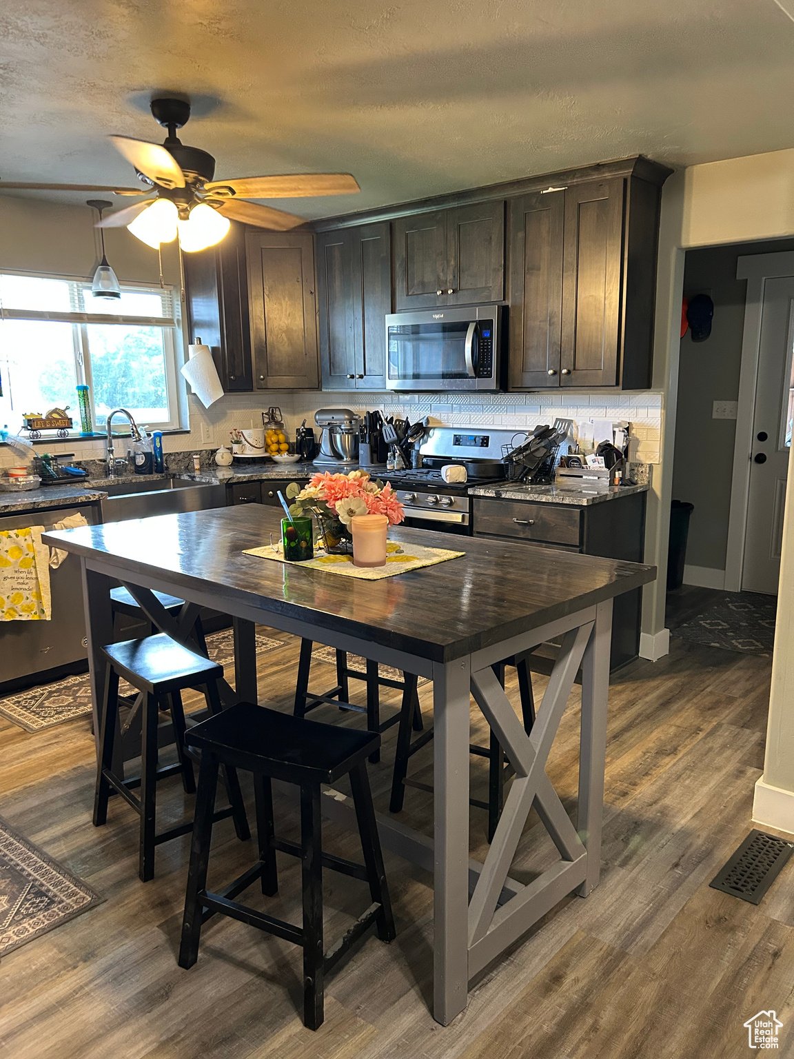 189 E 200 N Moroni, UT 84646