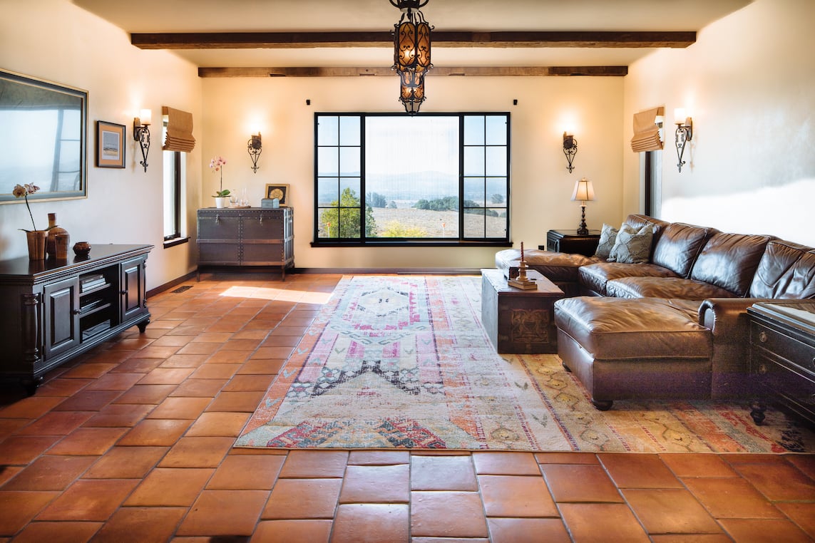 511 Sonoma Mountain Rd