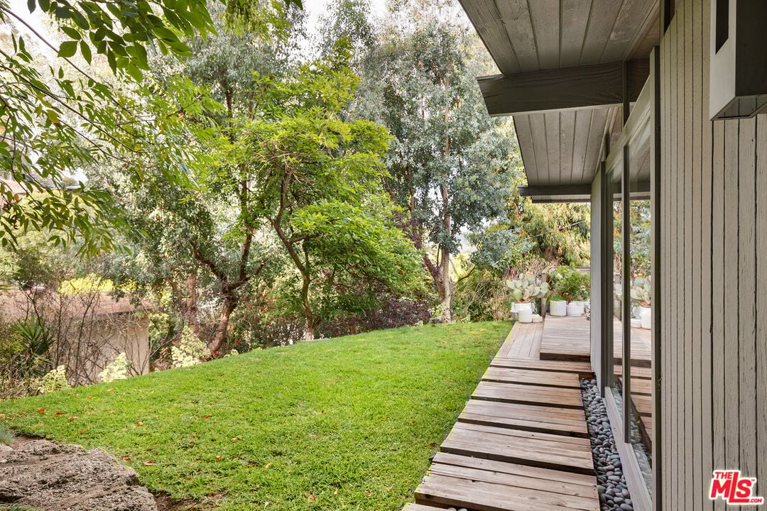 2699 La Cuesta Dr