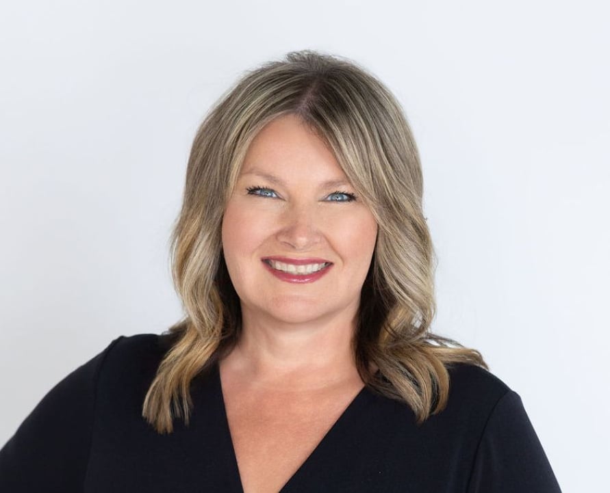 Tonya Vakulskas Sioux City, IA Real Estate Agent Headshot