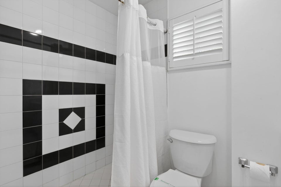 736 NE 34th Court, Oakland Park