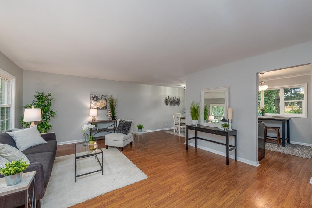 7418 Brookside Dr., Hanover Park, IL 60133