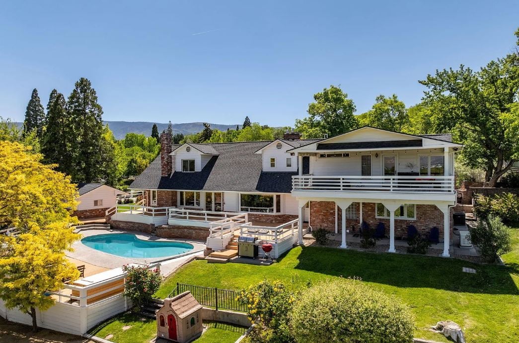 Reno Nevada homes in zip code 89509 Old Southwest neighborhood street scene