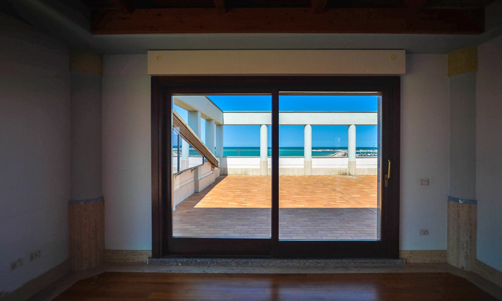 Perfect Penthouse with Panoramic Beachfront Views