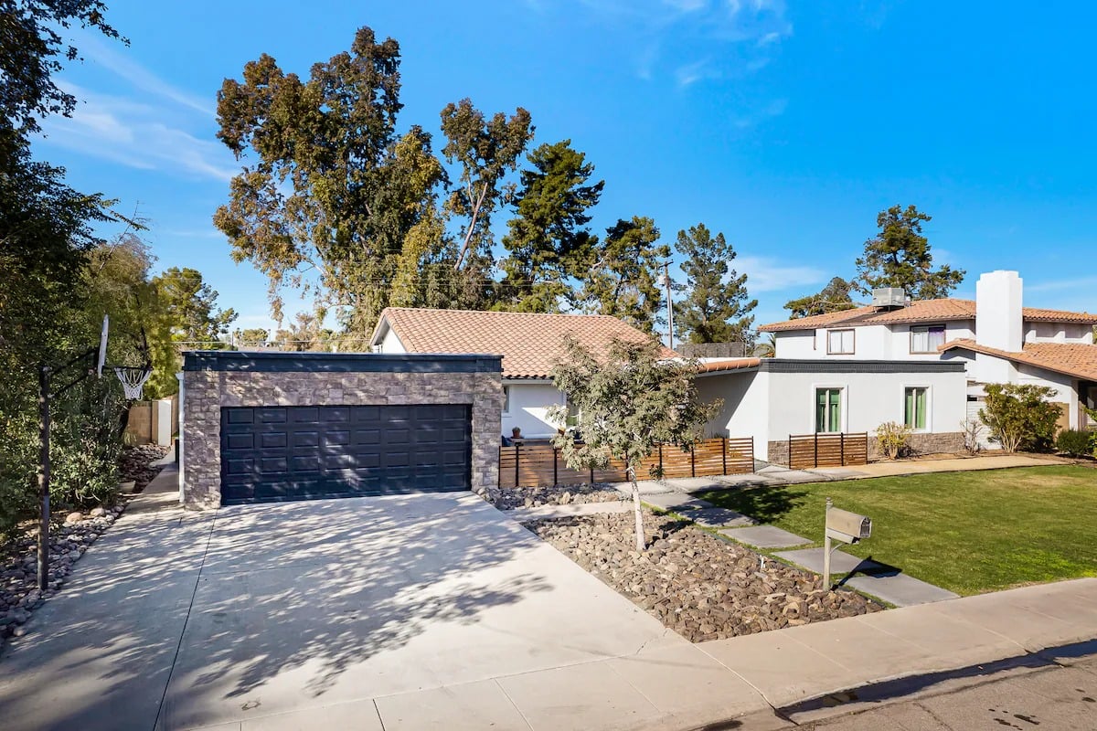 Huge Golf Course Home-Free Heated Pool/Theatre/Gym