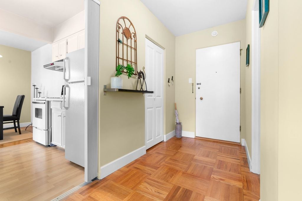 1750 Esquimalt Ave, #504