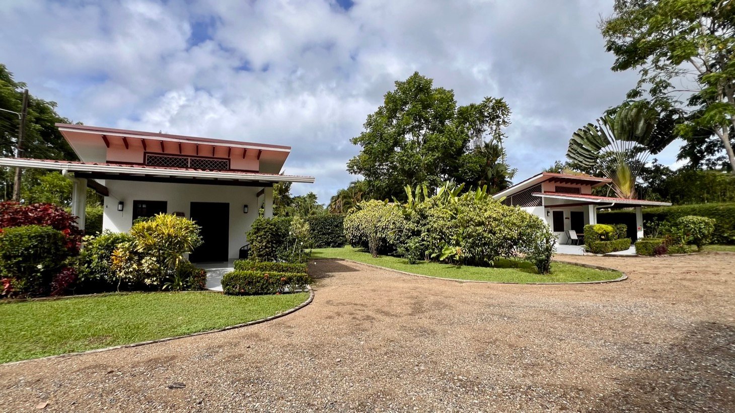 Home, 2 Rental Cabinas & Expansion Potential in Ojochal
