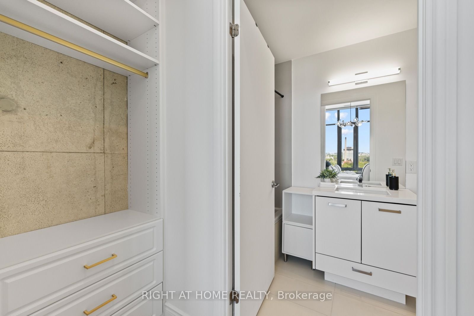 PENTHOUSE AT THE HARLOWE