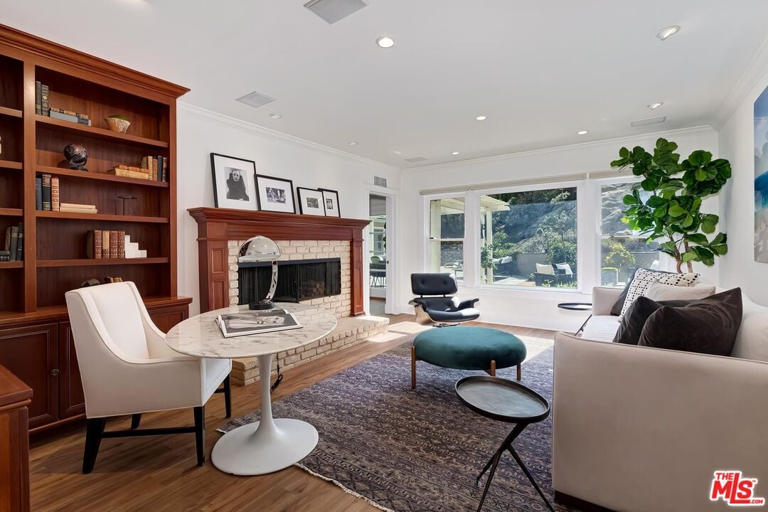 2277 Betty Ln