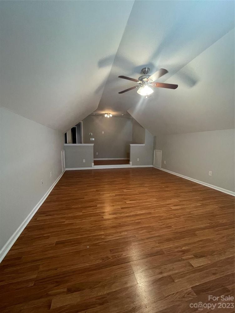 1208 Rockwell View Rd