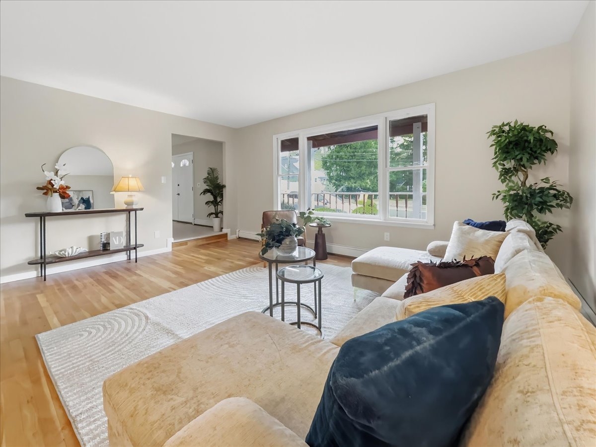 156 River Rd