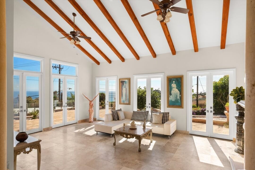 Puesta Del Sol St, 90265