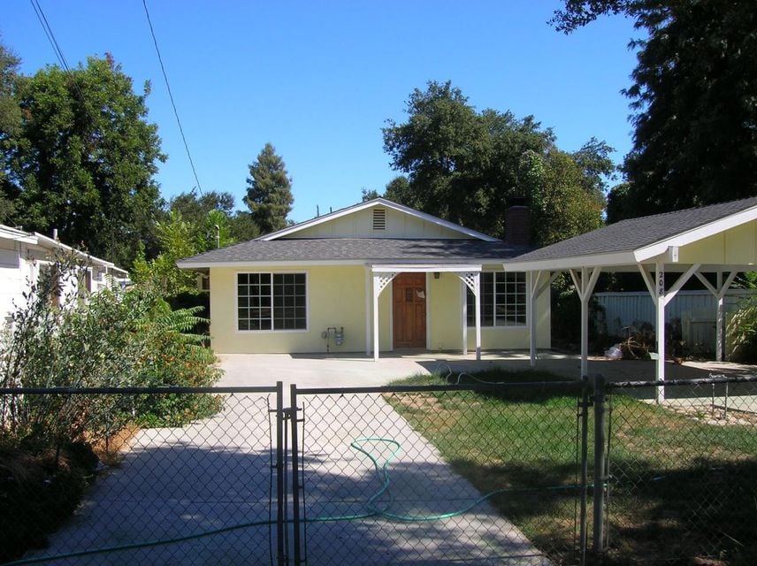 208 Carrizo St