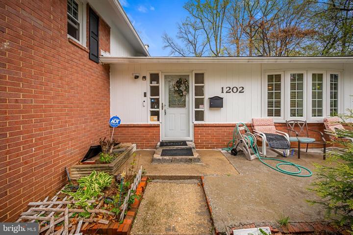 1202 Dunoon Ct
