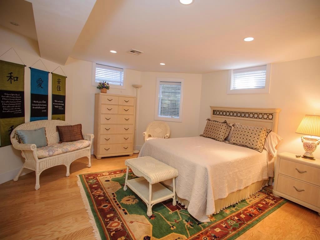 283 Pond Rd