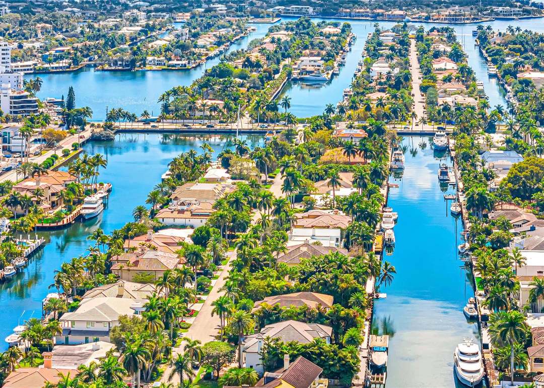 166 Royal Palm Dr
