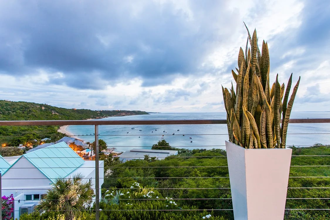 Ce blue Villa