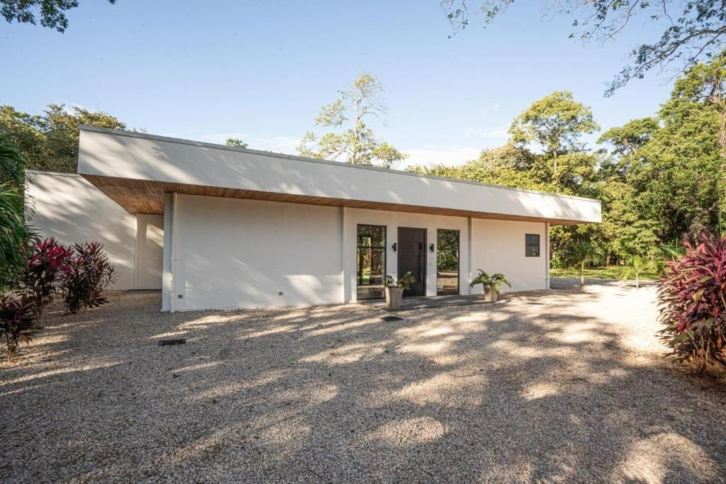 Casa Vista Verde | Contemporary 3-Bed Luxury Home with Pool in Exclusive Catalina Cove