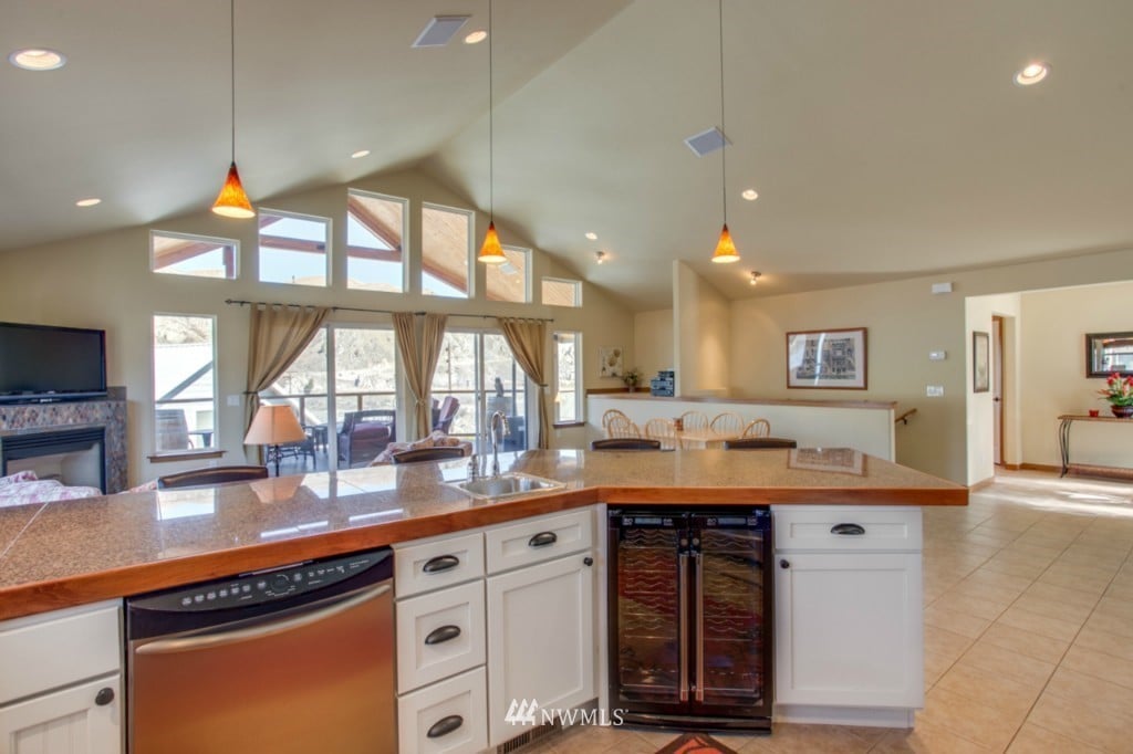 101 W Marine View Pl