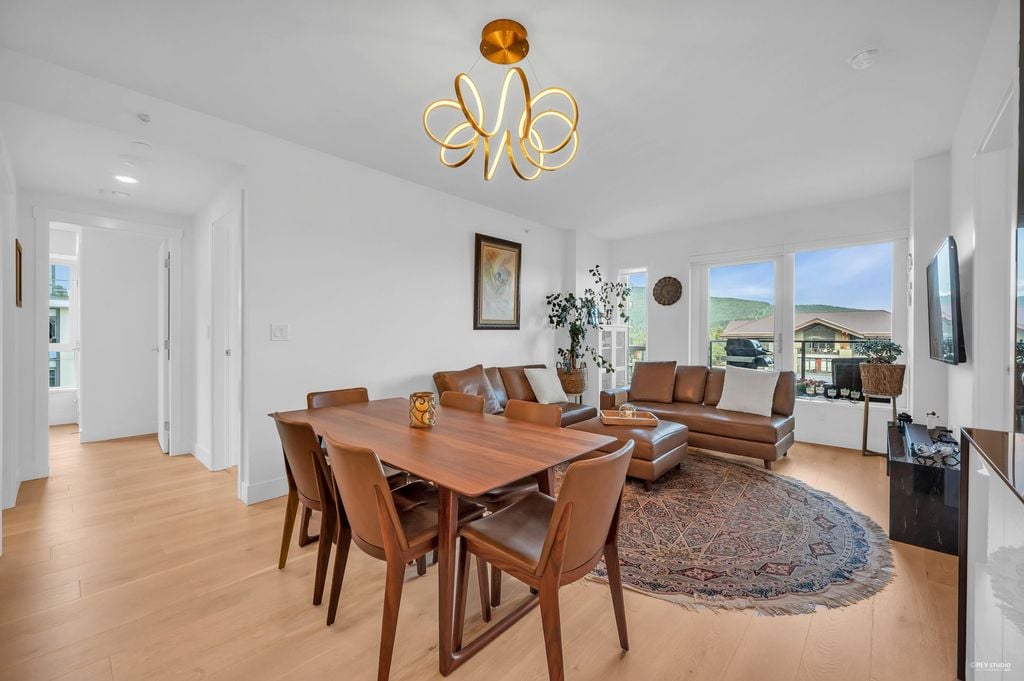 1210 E 27th St, #601