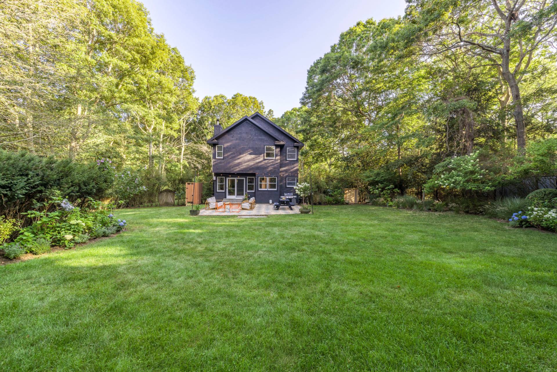 7 Wooded Oak Lane, East Hampton