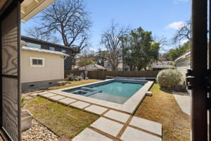 260 E Edgewood Pl