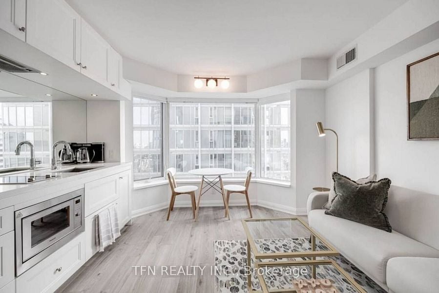 155 Yorkville Ave Unit: 2910