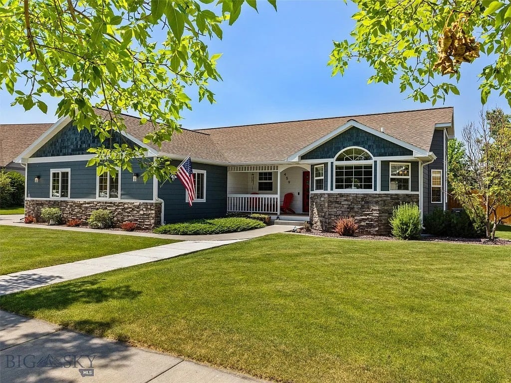 459 Mactavish Ln