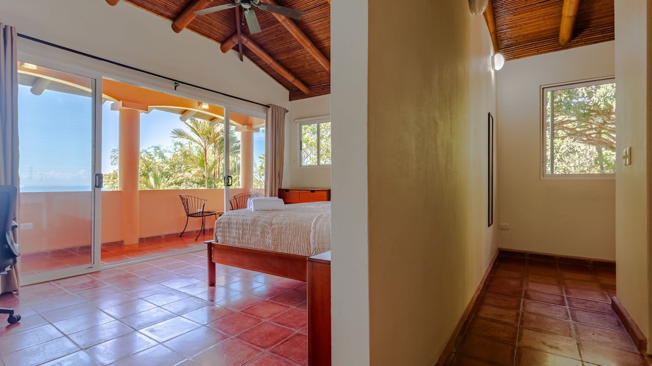 Whale’s Tail Ocean View Estate with Extra Lot in Uvita