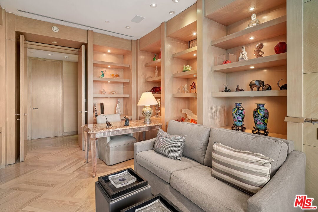 10601 Wilshire Blvd Unit: 20C